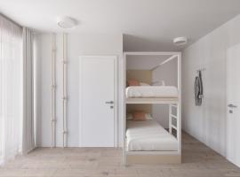 Fairschlafen Boutique Hostel Dreibett Kapitänszimmer 1-02, Sauna, Fitness，新城荷斯坦的飯店
