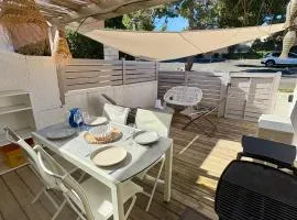 Pavillon rénové avec terrasse & piscine