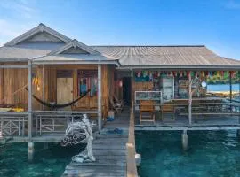 Nur Homestay, Mini Resto & Souvenir