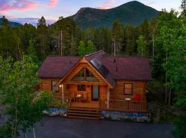 Black Hawk में, होटल Log Cabin! Hot Tub|Sauna|Fire Pit|Mnt. Access!
