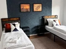 NoSpeedLimit-Design Apartment-100qm-bis zu 8 Personen-Parkpatz