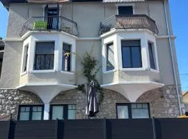 Appartement cosy entre Genève et Annecy-Terrasse & Parking