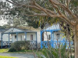 Camping Le Pavillon bleu, hotel i L'Aiguillon-la-Presqu'île