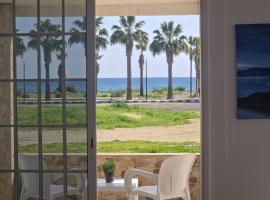 2 bedroom home sea view, hotel en Pyla