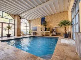 Le manoir de Saint-Ouen avec piscine chauffée intérieure