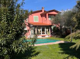 Cozy Home Versilia, hotel di Querceta