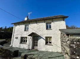 Scarr Head Cottage, detached stone cottage near Coniston, Lake District