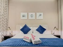 Balcony Studio Canal View Sofa Bed