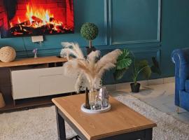 Dream 3BR APT,a stroll to the Beach & Naivas Mall,Alcapone, hotel i Frere Town