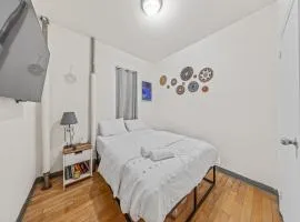 Chic Times Square 1-Bedroom Apartment - Hosts 4