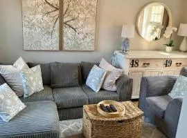 Hops Cottage, Yarm - private parking in gated Mews