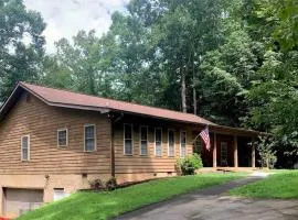 KunTree Retreat by Beyond Expectations w Hot Tub