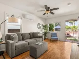 PB Bungalow-Private fenced yard-Parking-Remodeled