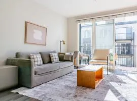 Blueground Emeryville pool nr Bay Street Park SFO-1987