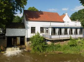 Gesloten molen, hotel a Kasterlee