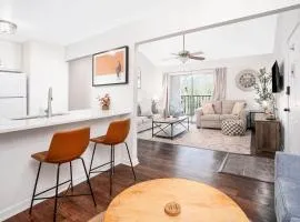 3/4 mile walk to Toomer's, 2BR/2BA, 4 Queens, 2 sofa bed