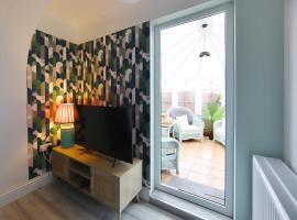 Bright & Airy 4x Bed House with Parking, hotel v destinaci Ely