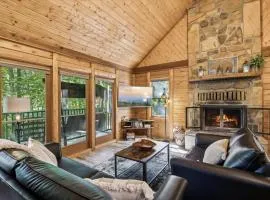 Cozy Timbers by Beyond Expectations w Hot Tub