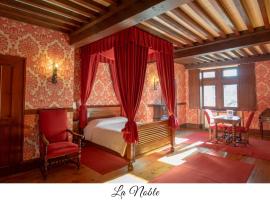 Hostellerie du Vieux Pérouges, hotel a Pérouges