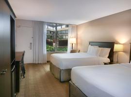 Skyline Hotel & Waterpark، فندق في شلالات نياجارا