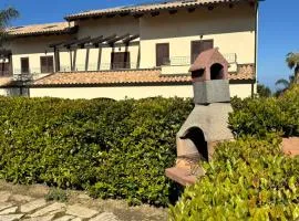 EIGHTEEN KT GOLDEN APARTMENT - With garden and private parking just 5 minutes walk from the historic center