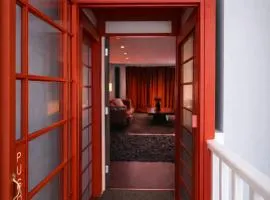 Red Velvet Romantic Suite Private Hot Tub Luxury