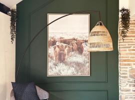 COCOONING near DINANT 300m from River Meuse, hotel di Blaimont