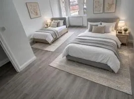 Stylish 2Bed Retreat Fast Links to Central London