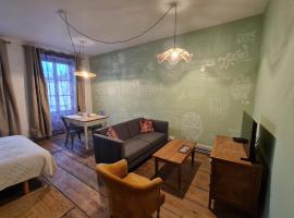 Le Nid du Facteur appartement avec clim, wifi et jardin, hotel a Hauterives