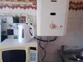 Квартира зі зручностями в центрі м Житомир, hotel i Zjytomyr