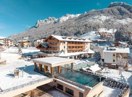 Resort Dolce Casa - Family & Spa Hotel, хотел в Моена