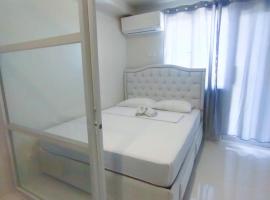 Convenient Modern 1 BHK condo unit, hotel din Pajo