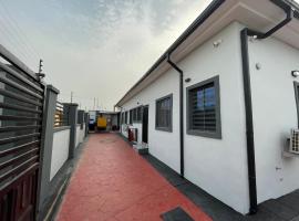 Machan Apartments, hotel v mestu Mama