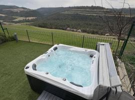 Cal Bertran, hotel a Segura