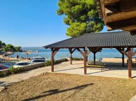 House Beachfront Delight