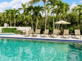 Olde Marco Island Inn and Suites, hótel með jacuzzi-potti í Marco Island