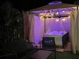 Cinéma & Spa Privatifs en Pleine Nature à 1h de Paris