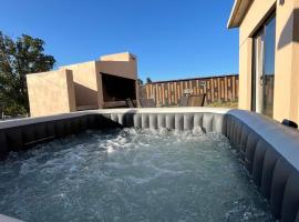 Casa equipada con Jacuzzi-Piriápolis, Hotel in Piriápolis