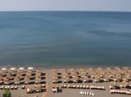 Beachfront Apartment- Rana e Hedhun Shengjin ,