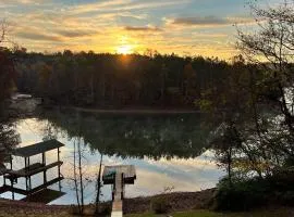 Stillwater Retreat Pet-Friendly waterfront home!