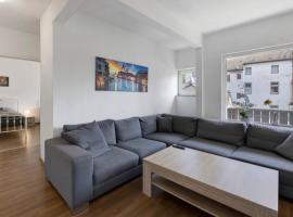 StayBaran XL - 6 Betten I 3 Schlafzimmer I Parkplatz I, hotel em Essen