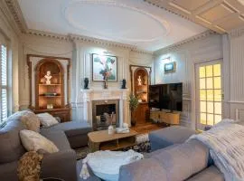 Luxury Victorian Flat in Cardiff City Centre, Stadium Side Stay