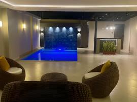 Casa completa con piscina privada en Manta, Ecuador, ξενοδοχείο σε Manta