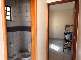 Sobrado de lazer rita, Hotel in Aparecida de Goiânia