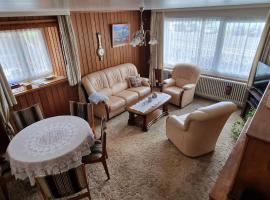 Maison vis-à-vis du lac, хотел в LʼAbbaye