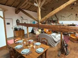 En Pascot - Le gîte des retrouvailles en famille ou entre amis - Authentique ferme de caractère avec billard, immense pièce de vie et jardin