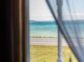 Baydream Believer: Bay Views and Minutes to TC