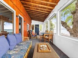 Willow Tree Cottage: Waterfront on Suttons Bay