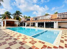 Casa comoda en Chichiriviche en Conjunto Privado, Hotel in Chichiriviche