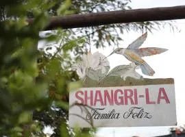 MOTO GP Chácara Shangrilá com 2 chalés 01 sobrado piscina até 13 hóspedes